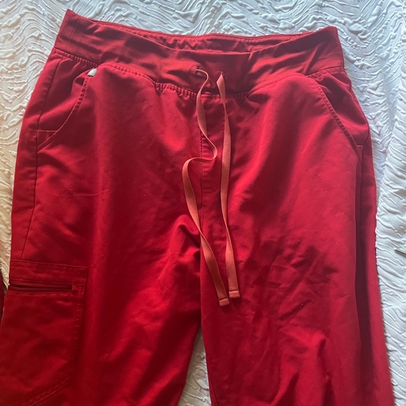 Figs Bold Red Technical Collection Set - Picture 5 of 5